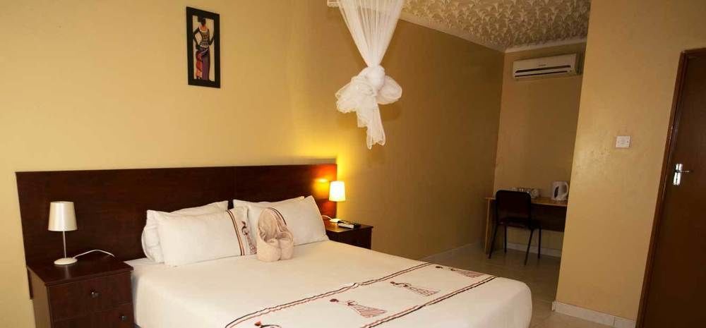 קסנה Nkanga Hotel מראה חיצוני תמונה